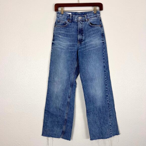 Zara Denim - Zara High Rise Wide Leg Jeans Women’s Size 2 (EUR 34) Raw Hem Vintage Wash